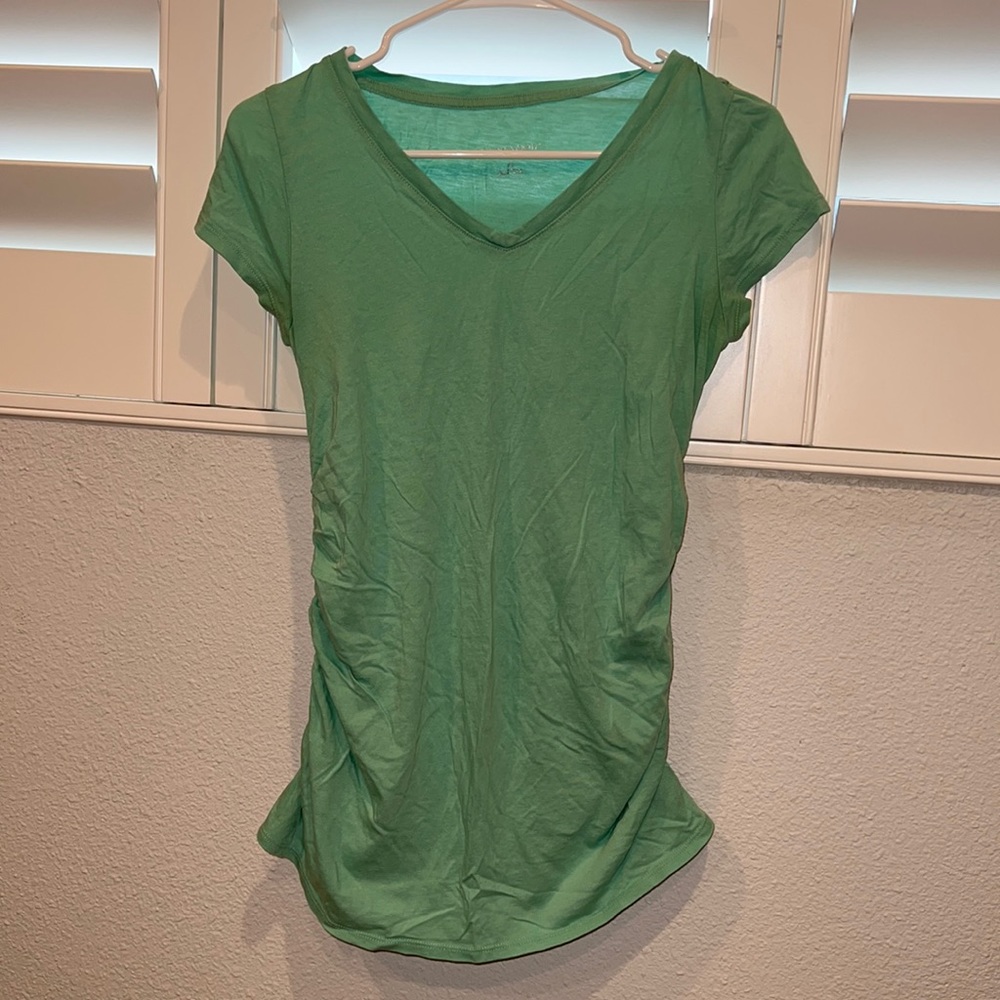 Liz Lange Maternity V-Neck Tee in Green, Size: XS